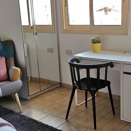 Apartment Pretty And Quiet Studio, With Wifi And Parking