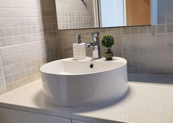 Pretty And Quiet Studio, With Wifi And Parking *