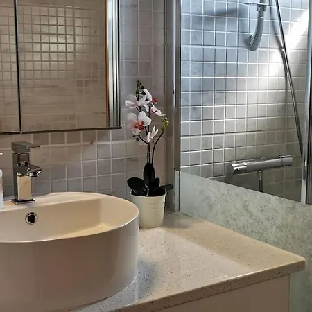 Pretty And Quiet Studio, With Wifi And Parking