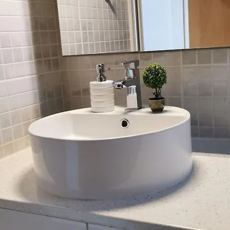 Pretty And Quiet Studio, With Wifi And Parking *